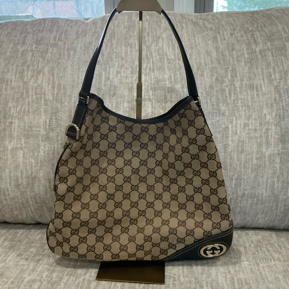 ✨💎CLASSIC 💎✨ Authentic GUCCI GG Web Canvas Hobo!